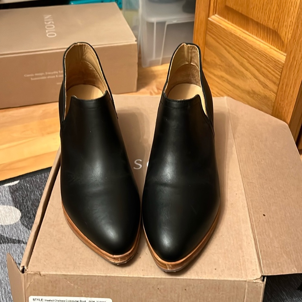 Nisolo black ankle boot size 8